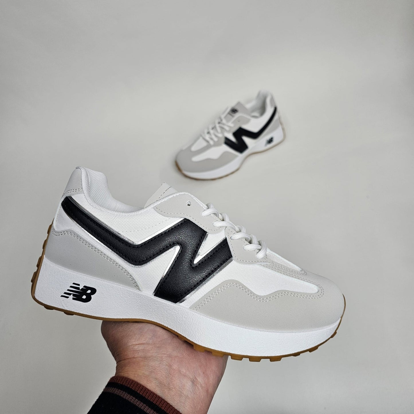 NB WHITE BLACK 592